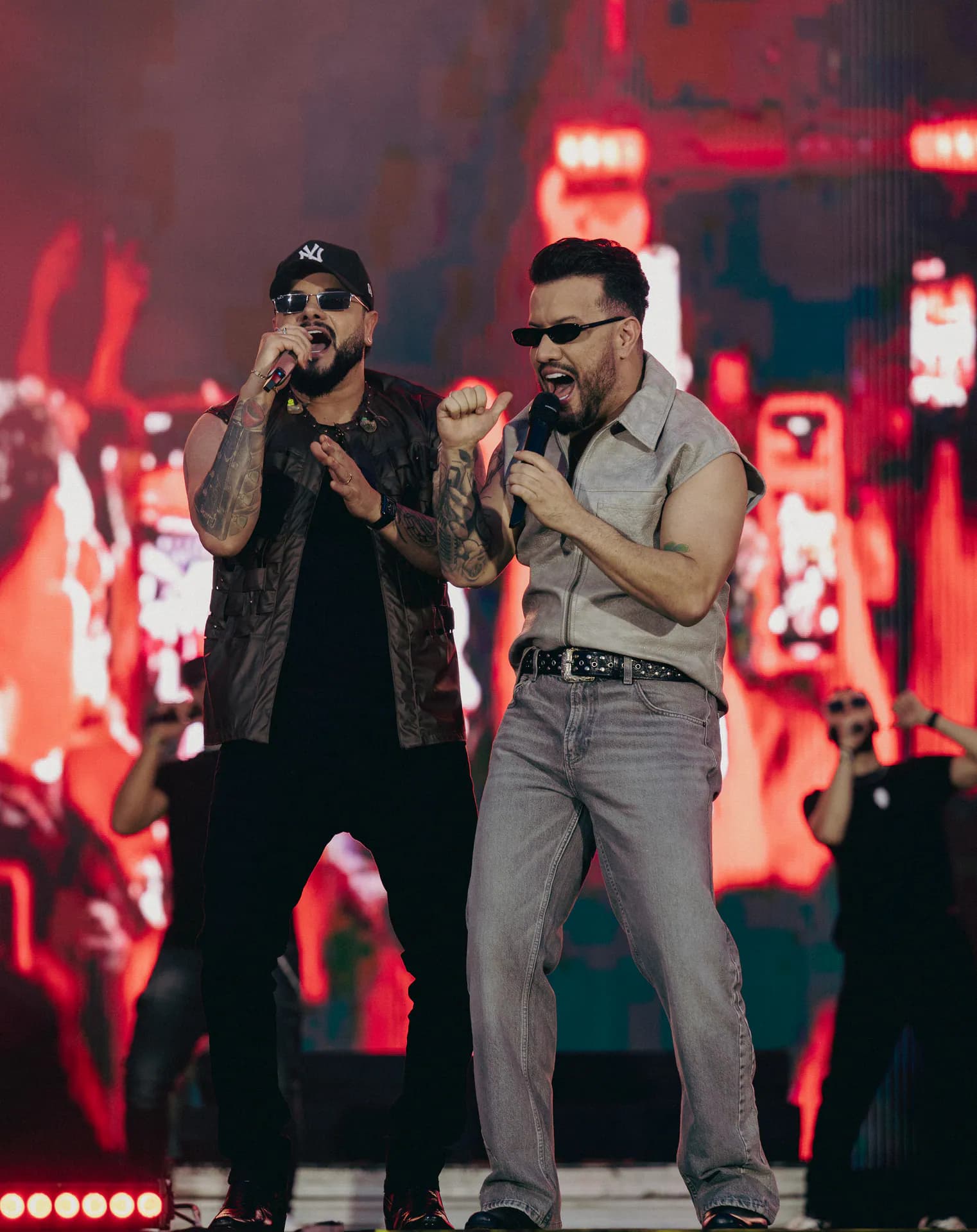 Dupla se apresenta no palco do Buteco em Goiânia