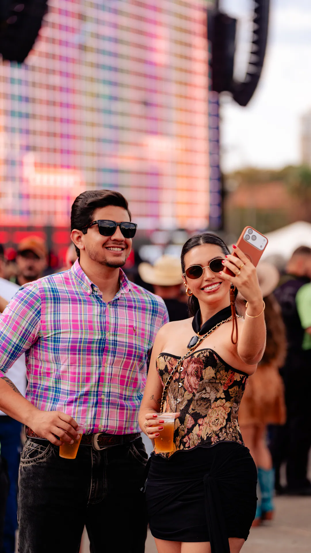 Casal registra o momento no Buteco em Goiânia