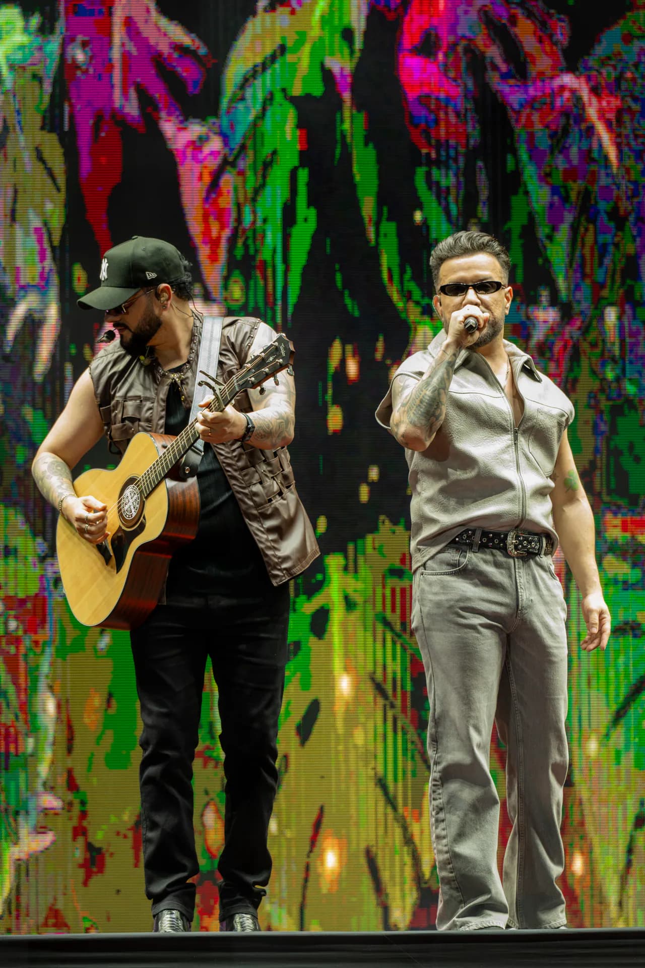 Dupla canta no palco do Buteco em Goiânia